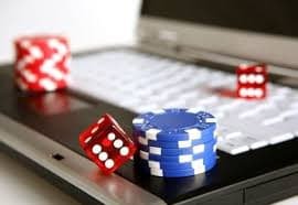 Người chơi Việt Nam quay nổ hũ jackpot nwe88 trên smartphone